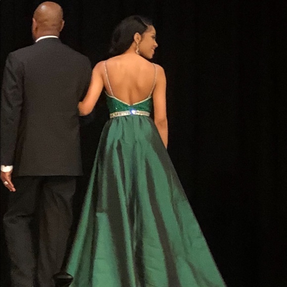 Formal dress , Worn only once - Picture 3 of 3